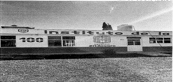 Imagen en blanco y negro de un barco

Descripción generada automáticamente