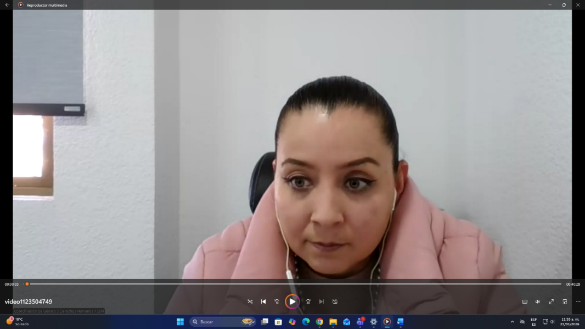 Pantalla de computadora con imágen de mujer

El contenido generado por IA puede ser incorrecto.