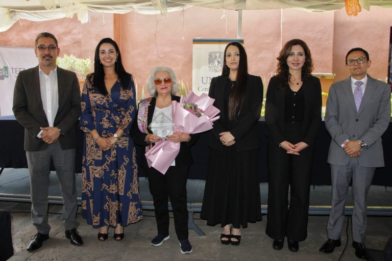 TEEM reconoce a la Mtra. Lydia Hortensia Barriguete.