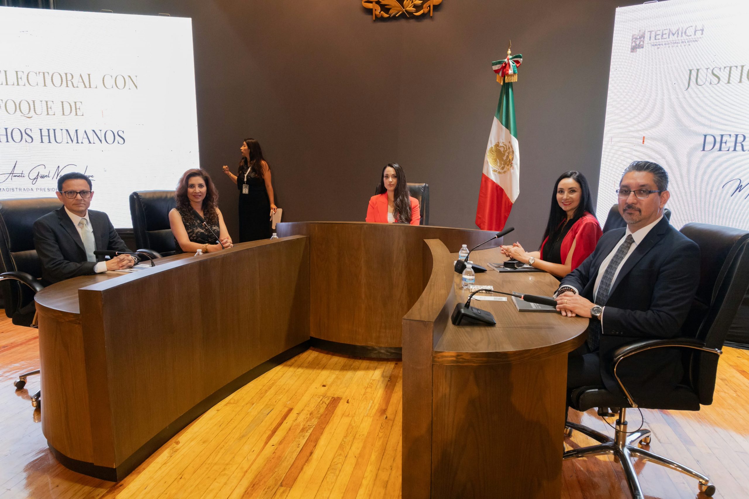Amelí Gissel Navarro Lepe rinde informe de actividades